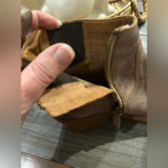 Sofft Women's Ardmore Ankle Boots - Picture 12 of 12